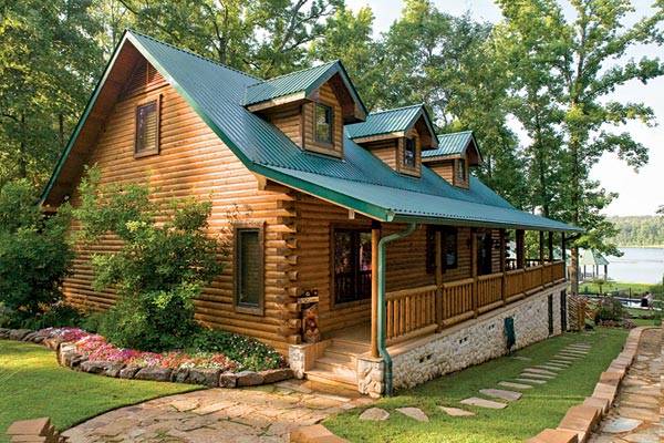 custom-crafted-lakefront-cabin-exterior1